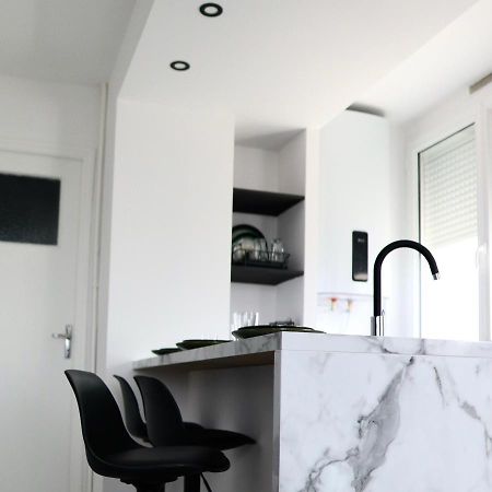 Appart- Hotel Love Room Yschool Troyes Kültér fotó